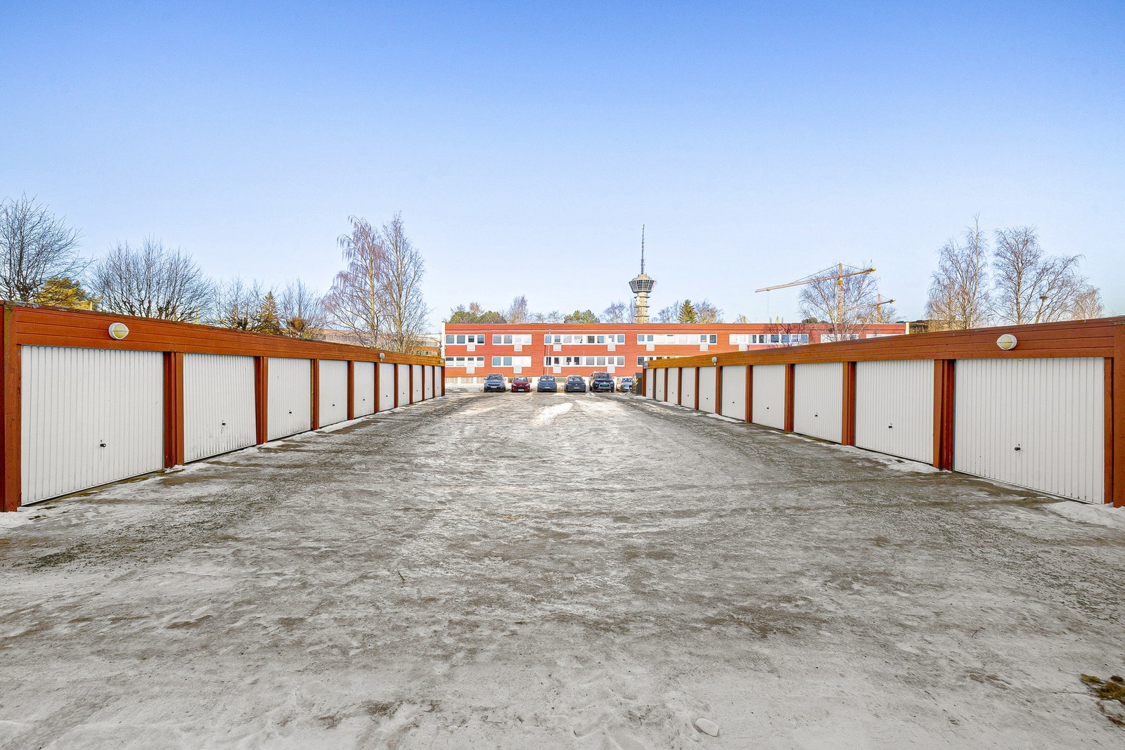 Det medfølger ikke parkeringsplass, ladeplass eller garasje, men dette kan søkes om. Galleribilde