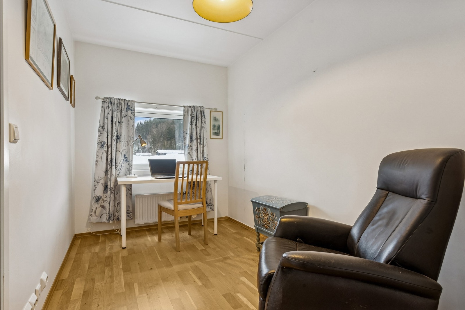 Soverom 2 med inngang fra stuen Galleribilde