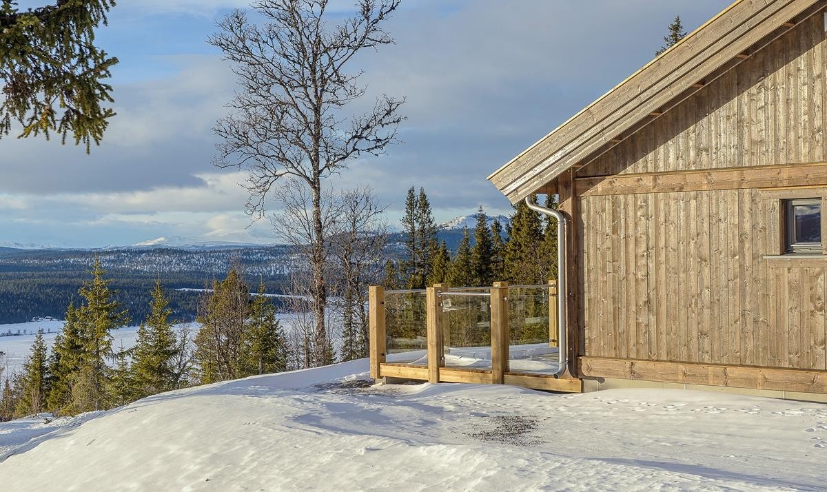 Ferdigbygd hytte fra et hyttefelt i Gudbrandsdalen Galleribilde