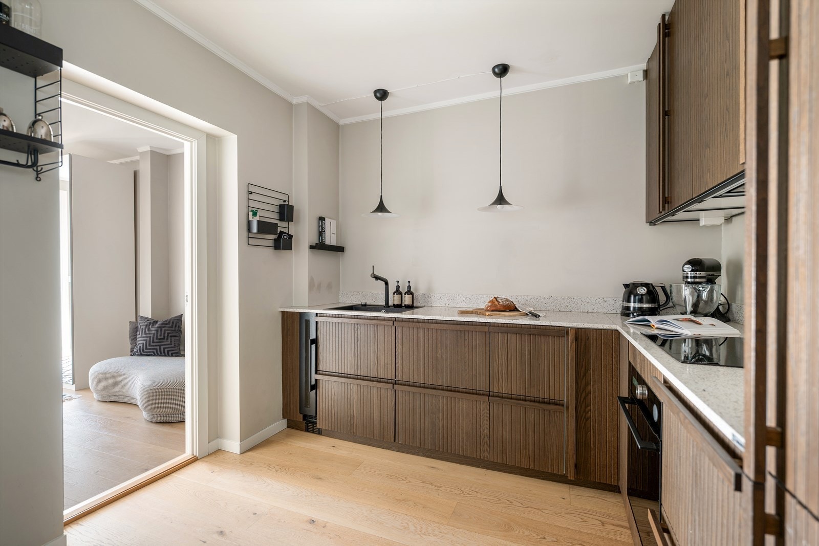 Her har du godt med benke- og oppbevaringsplass! Galleribilde