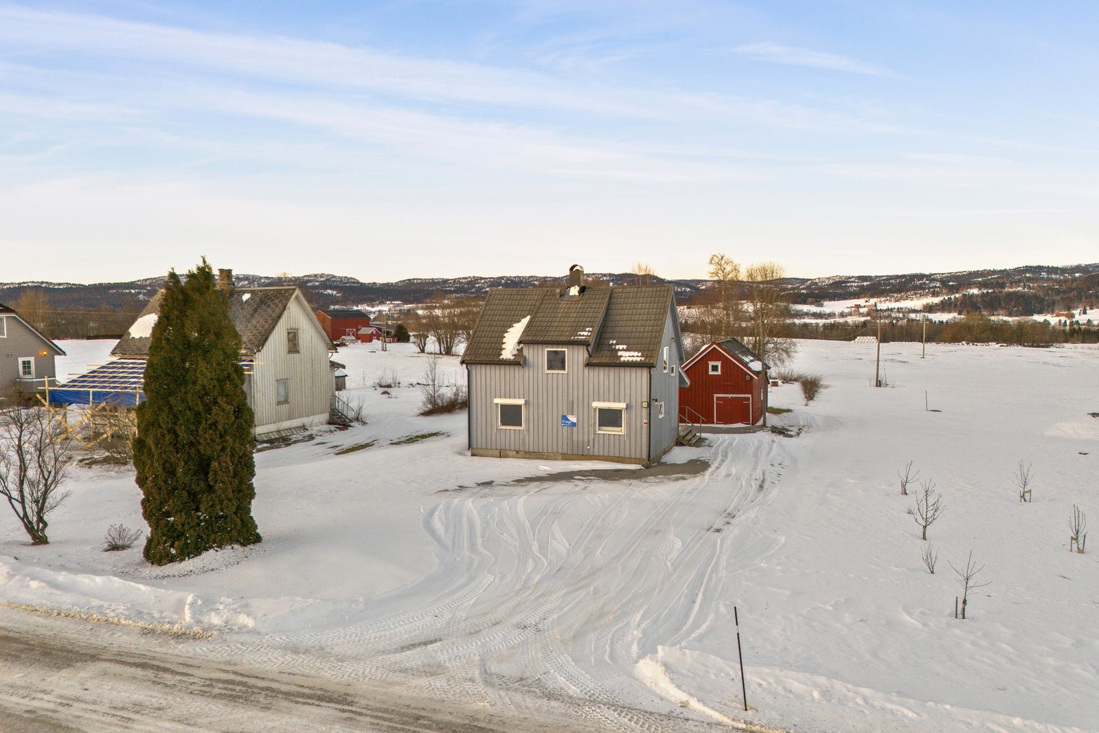 Tomten måler 1450 kvm Galleribilde