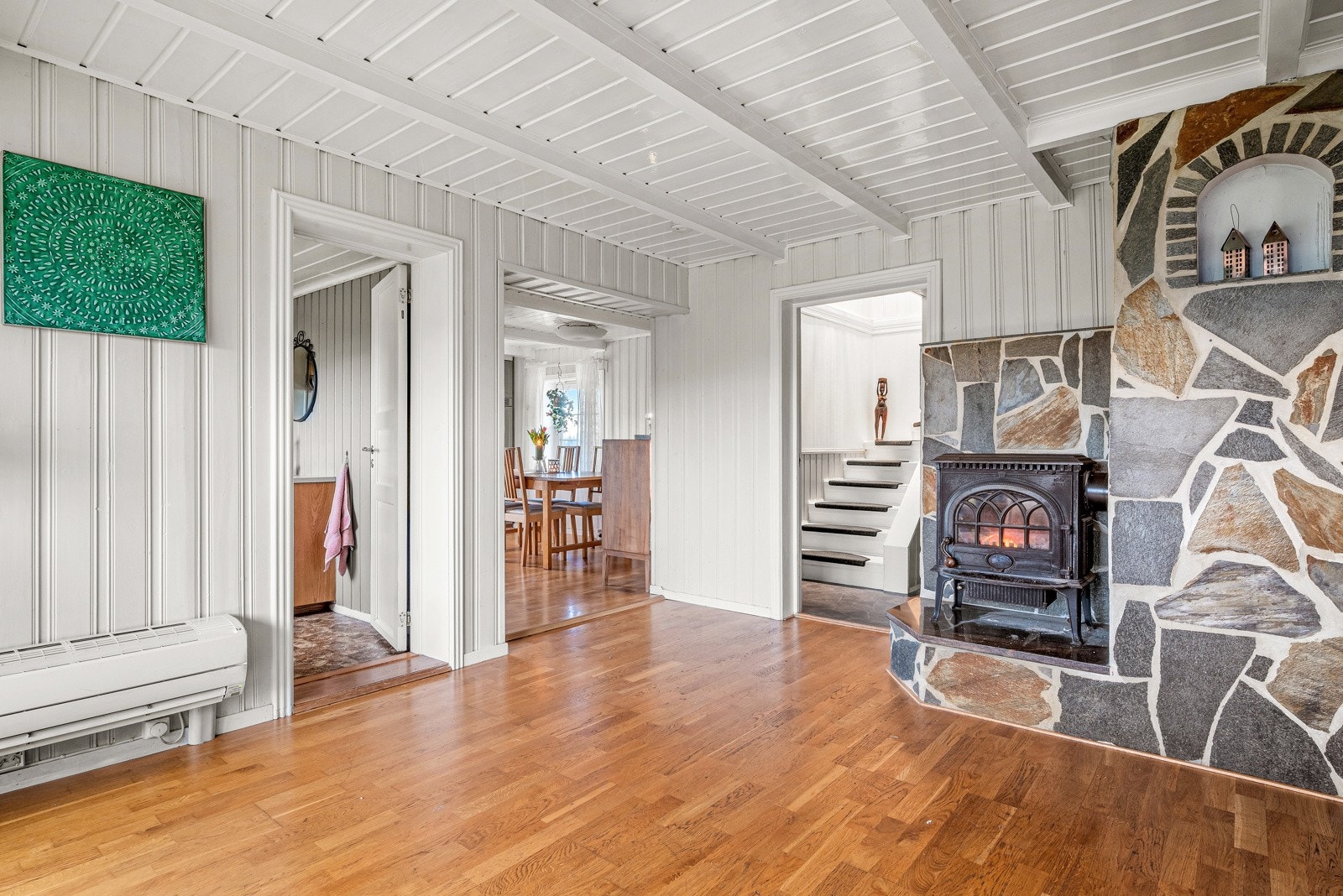 Vedfyring sikrer en god og lun varme høst- og vinterstid. Galleribilde