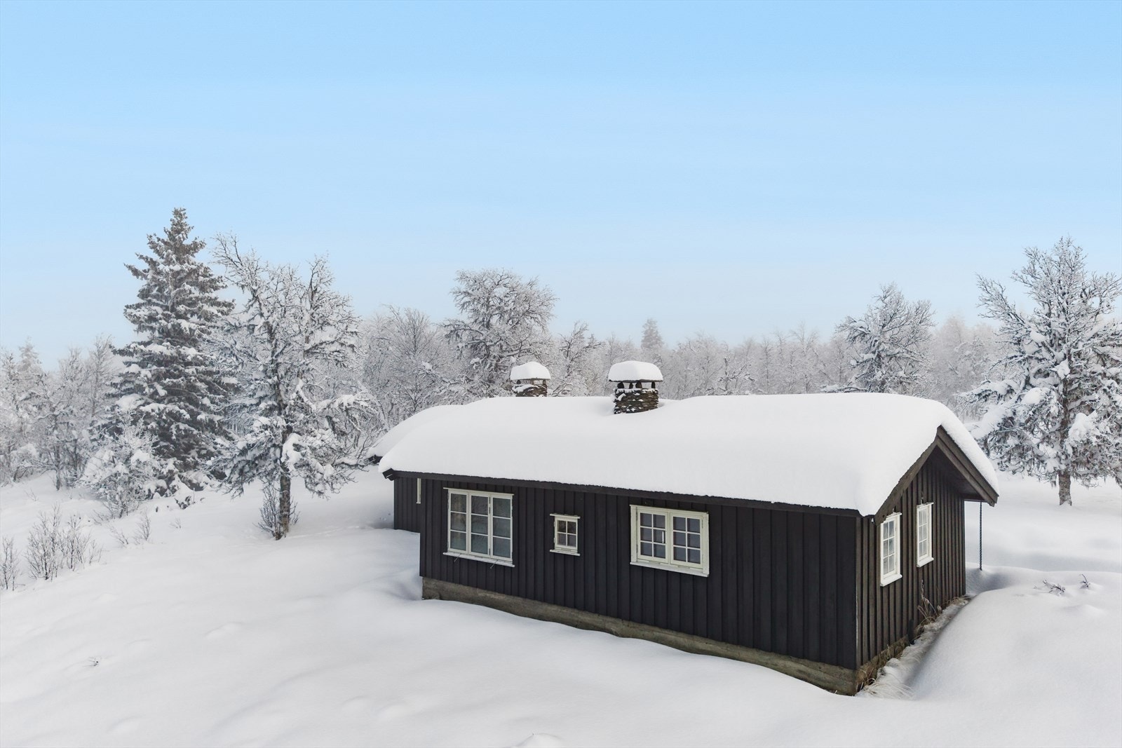 Med hytte i Bakselin 10 får du et sted hvor du virkelig kan finne roen, omringet av fin natur og et variert turterreng med uendelige muligheter for både sommer- og vinteraktiviteter. Galleribilde