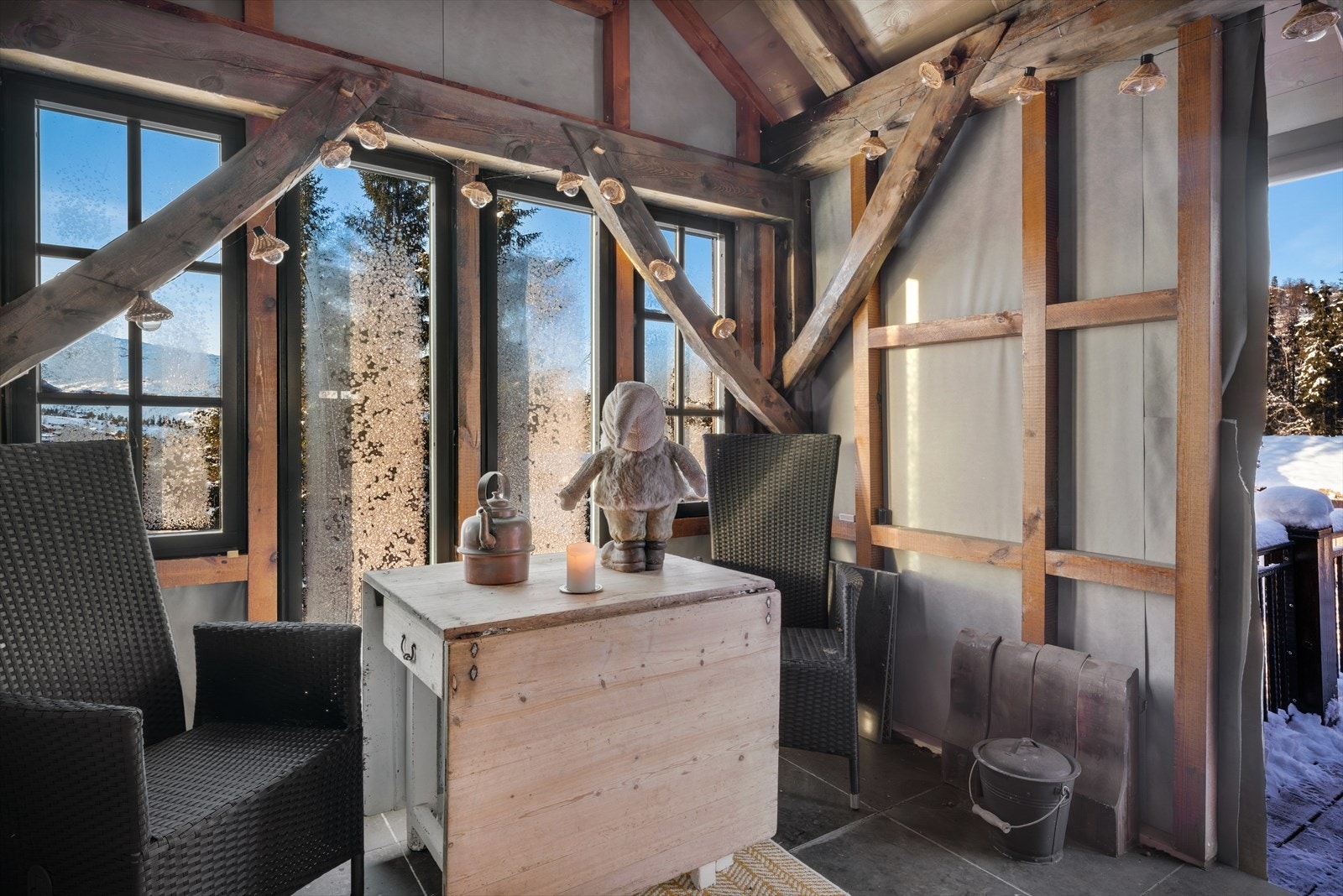 Koselig uthus for sosiale kvelder. Galleribilde