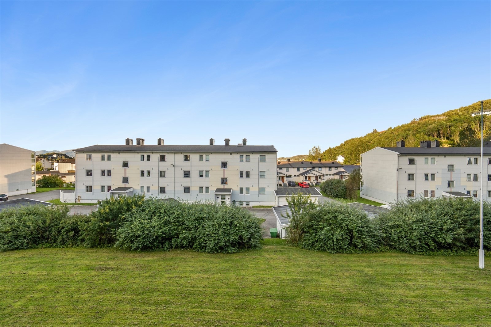 Kort gangavstand til skole, barnehage og dagligvare. Galleribilde