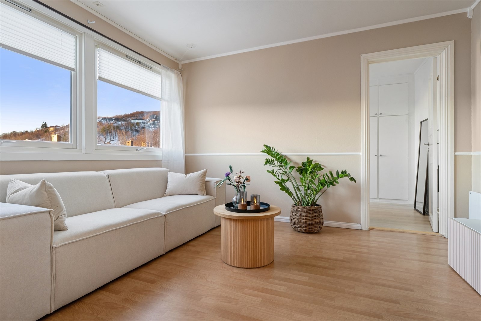 Sofakroken finner fort sin naturlige plass i rommet. Galleribilde