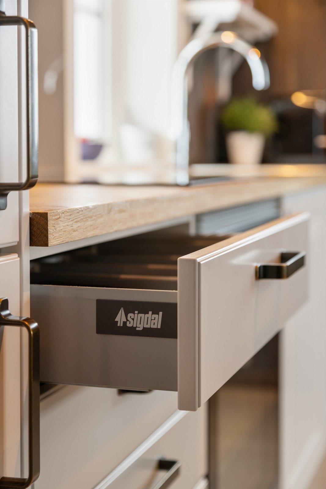 Kjøkkenet er levert av kvalitetsleverandøren Sigdal. Galleribilde