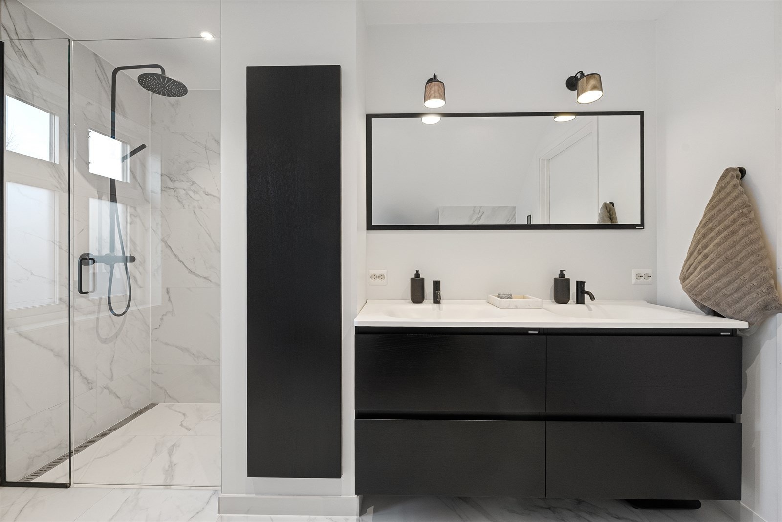 Dobbel servant Galleribilde