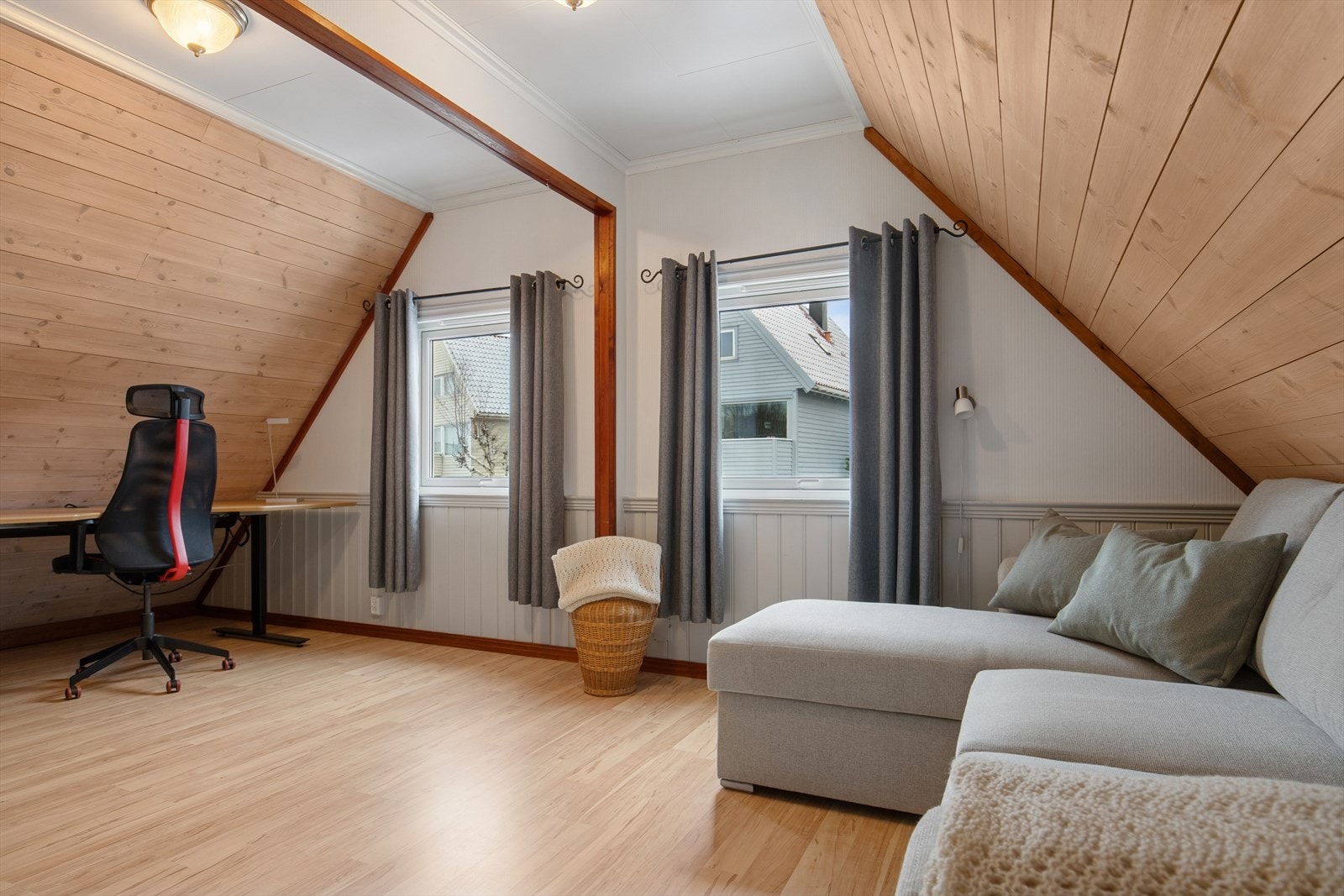 2. etg: Soverom nr 2, tidligere delt inn om 2 soverom Galleribilde