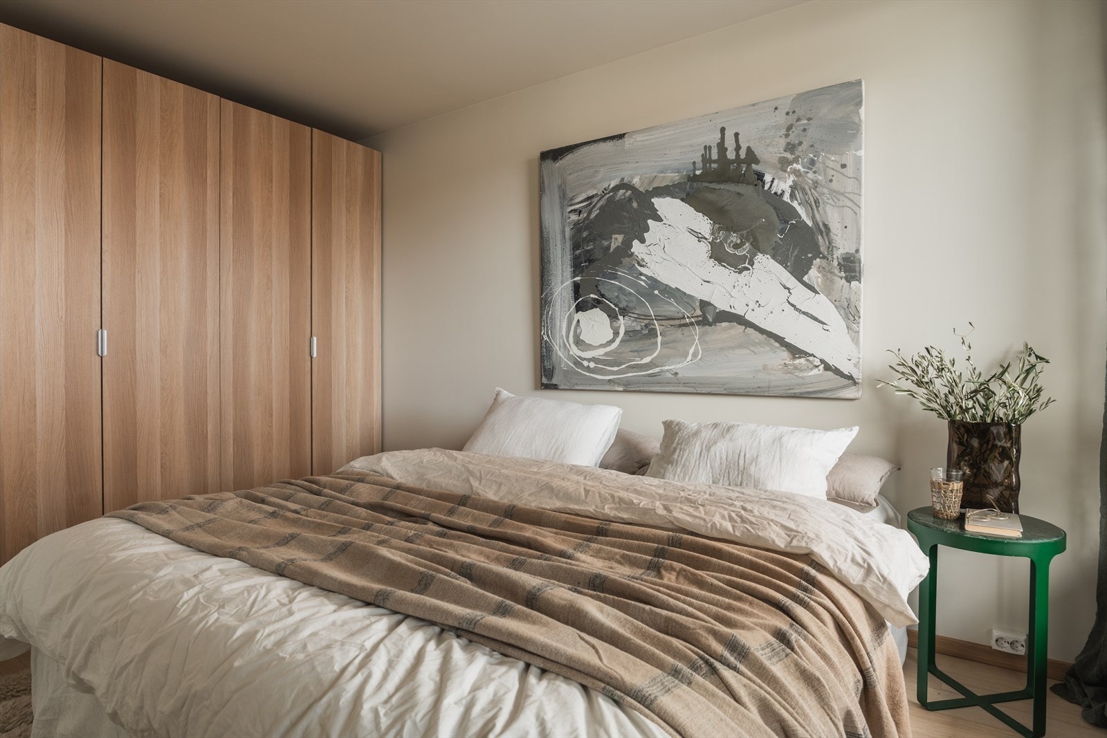 Begge soverommene har praktisk inngang fra entrè Galleribilde