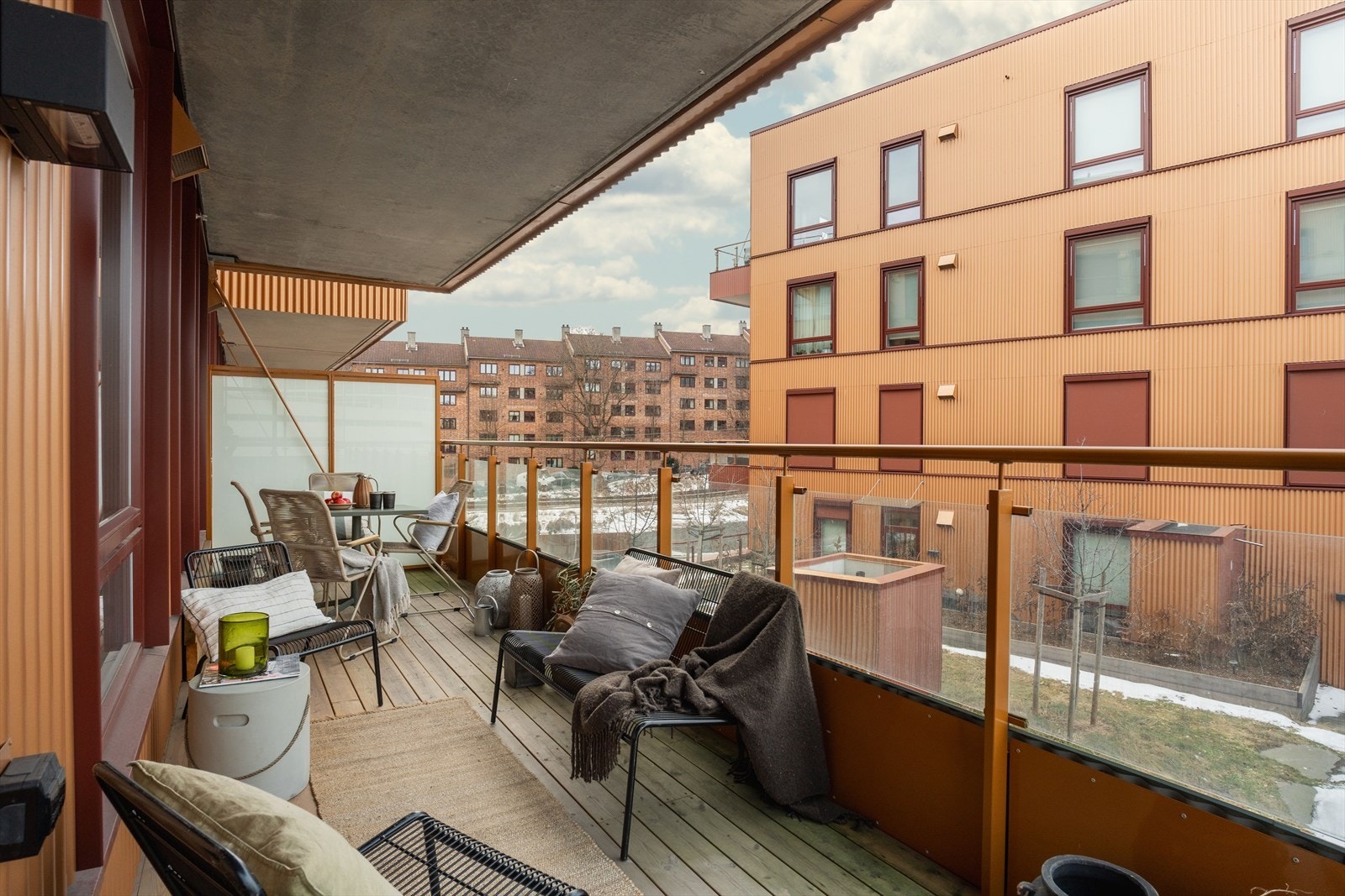 Lys og lekker hjørneleilighet, med gjennomførte og påkostede løsninger som gir et moderne og stilrent uttrykk Galleribilde