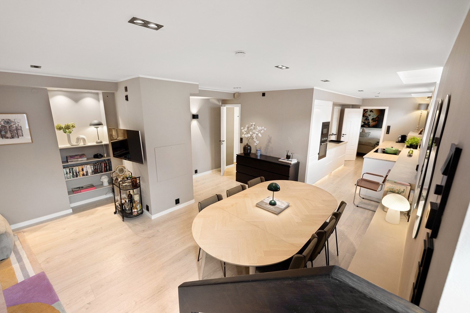 Velkommen til Valdresgata 2A! Lun og fin 2-roms med praktisk planløsning, sentralt beliggende i et av Grünerløkkas mest attraktive områder. Foto: www.steffenrikenberg.no Galleribilde