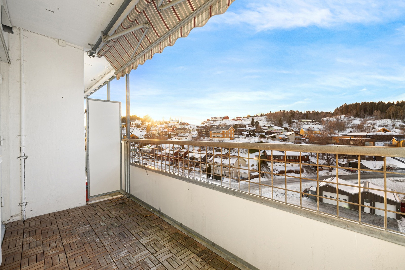 Flott utsikt opp mot Bymarka og Torshaug gård. Galleribilde