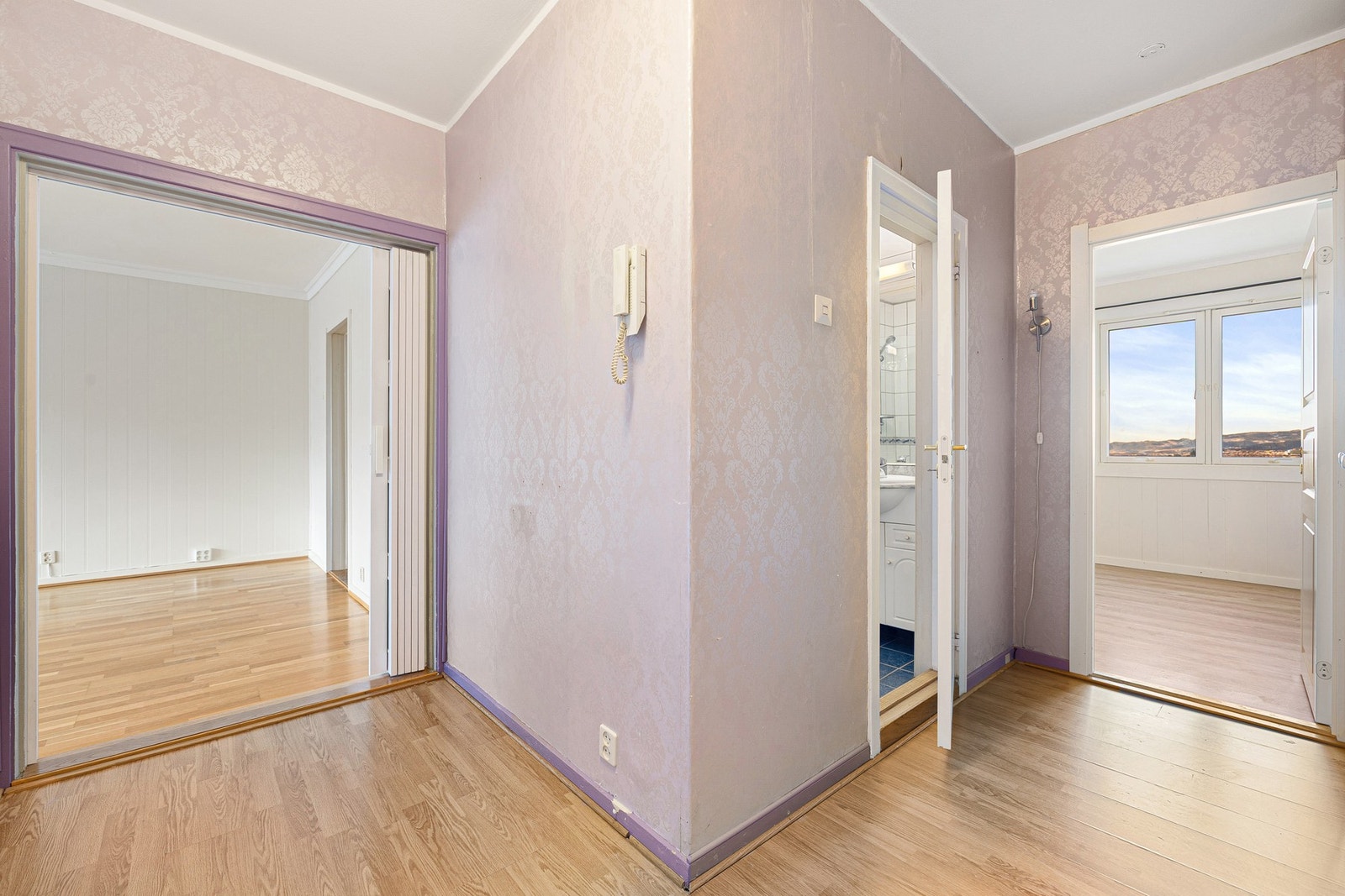 Leiligheten disponerer to boder i felles kjellerareal på 1 kvm og 2 kvm. Galleribilde