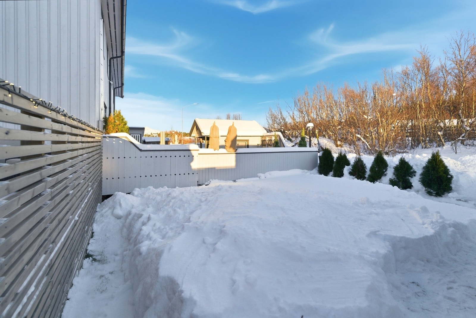 Hage på baksiden av boligen Galleribilde