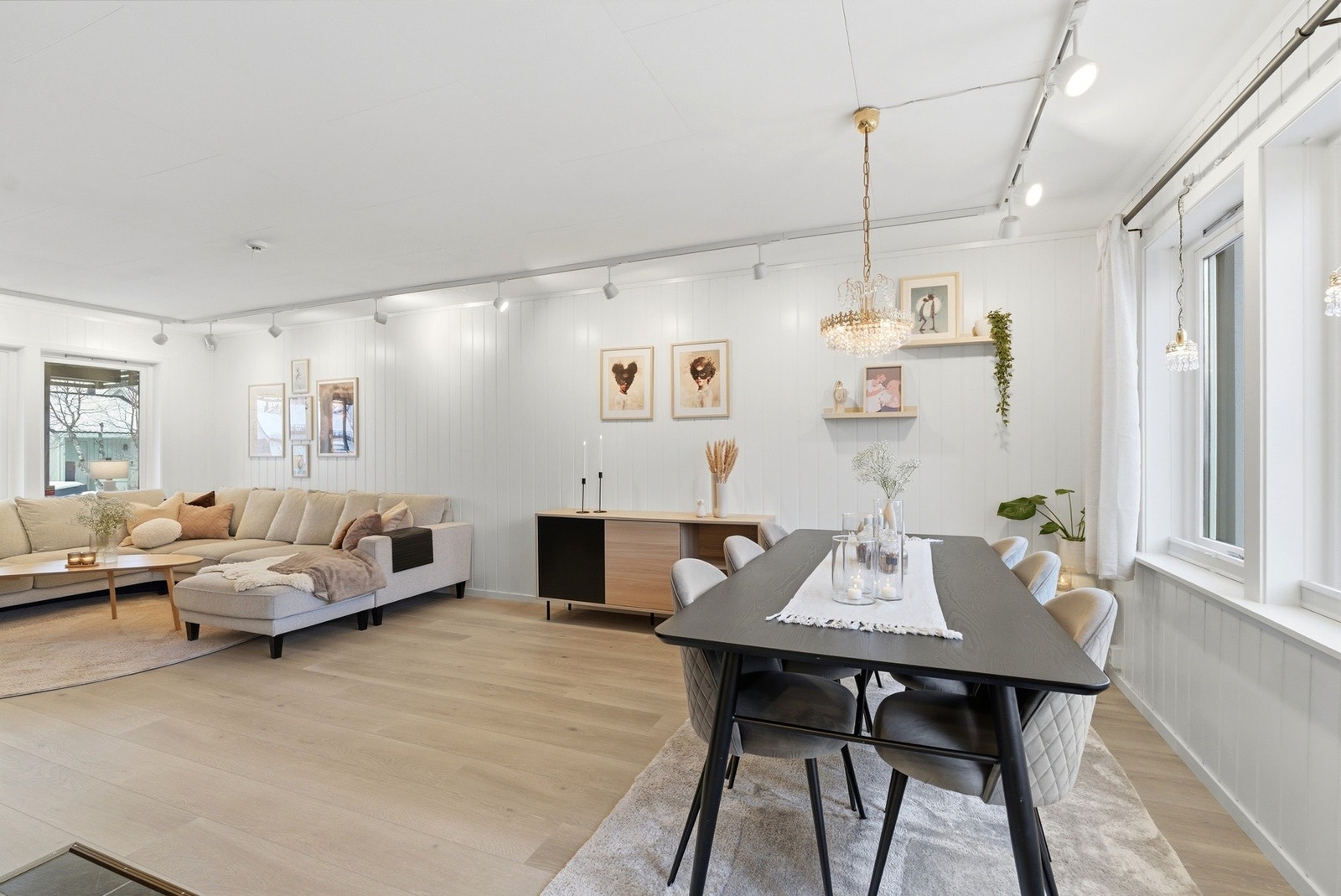 Sikringsskap komplett skiftet, nye kurser etablert og feil rettet etter el-tilsyn år 2020. Galleribilde