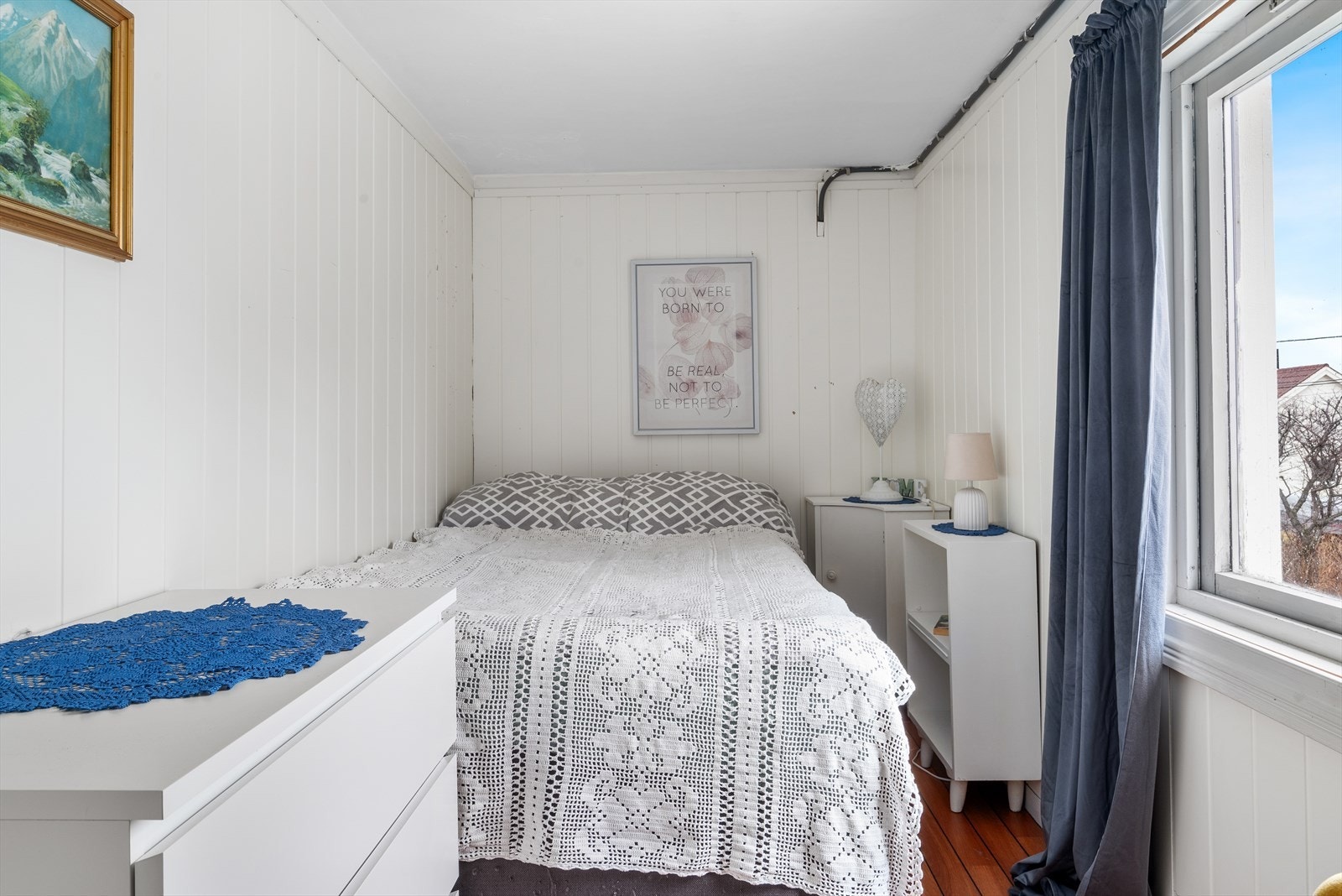 Soverommene har god plass til både seng og praktisk oppbevaring. Galleribilde