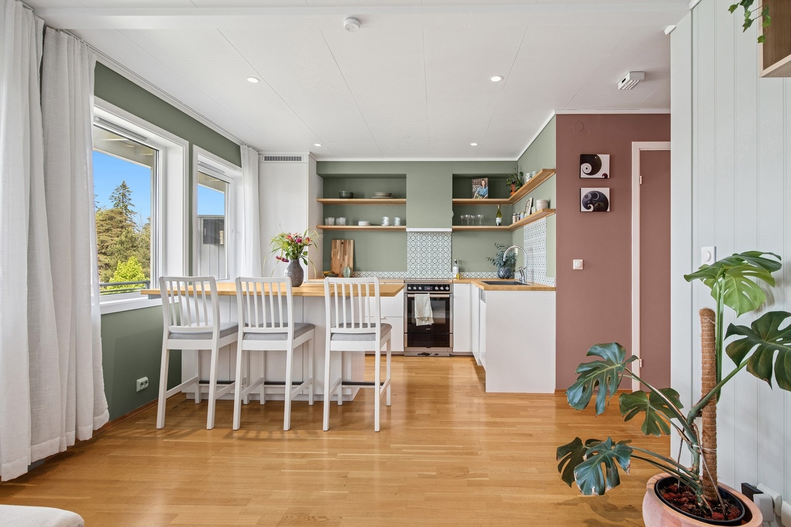 Lekkert kjøkken fra 2021. Galleribilde