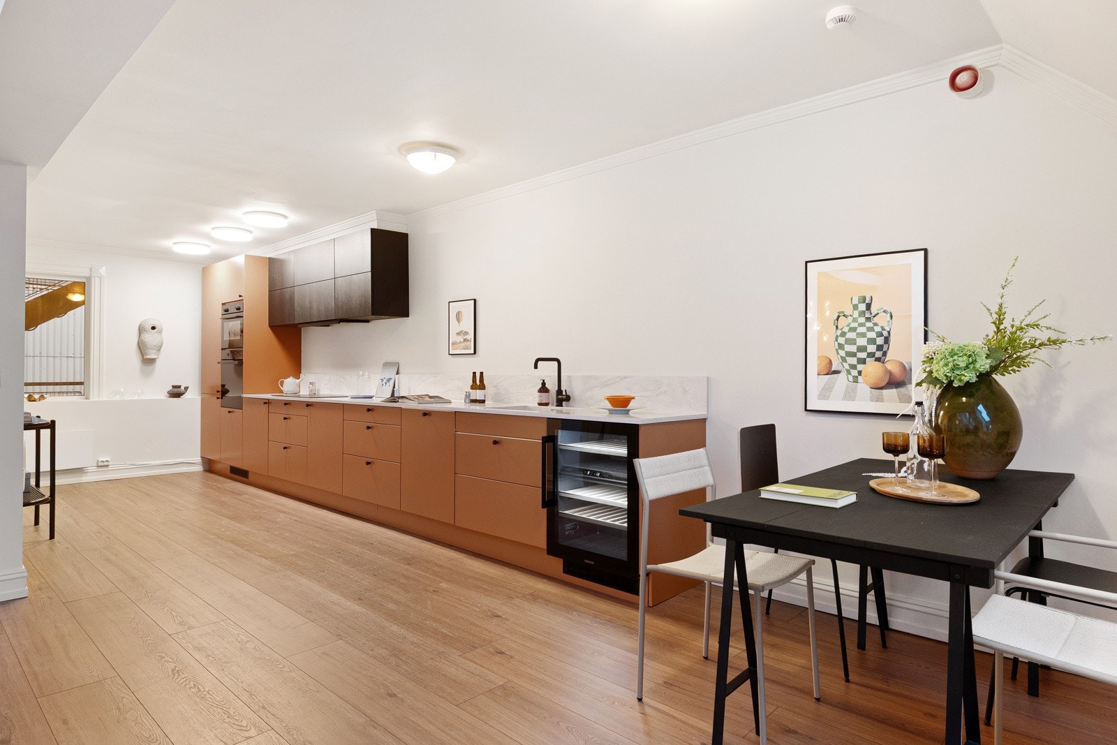 Det er videre plass til spisebord. Galleribilde