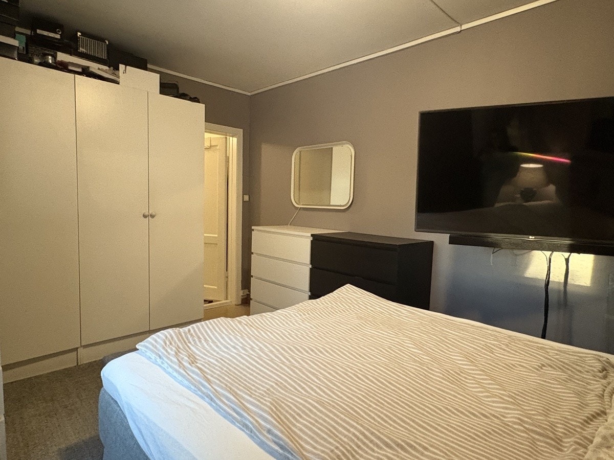 Soverom 1, klesskap medfølger. Galleribilde