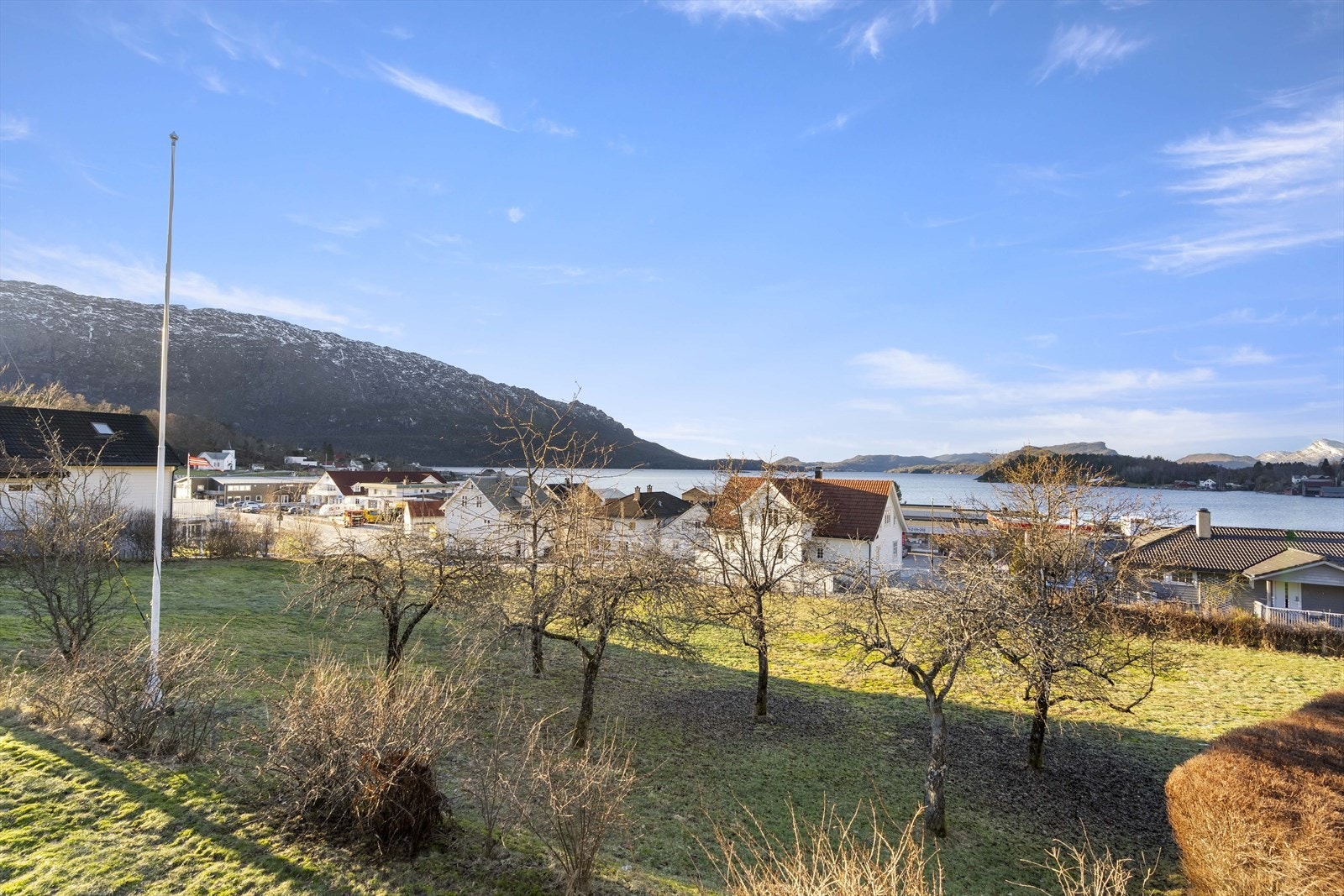 Ein nydeleg hage når det blomstra Galleribilde