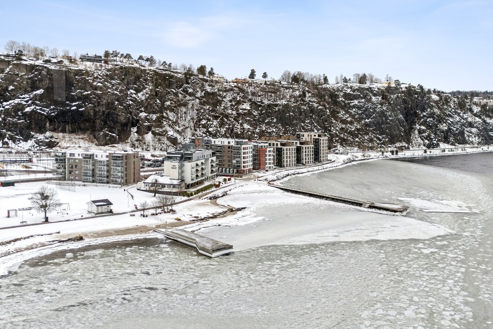 For den som er glad i natur og friluftsliv, byr Holmestrand på utallige muligheter. I nærområdet finner vi blant annet Hagemannsparken med badestrand, båthavn og park. Galleribilde