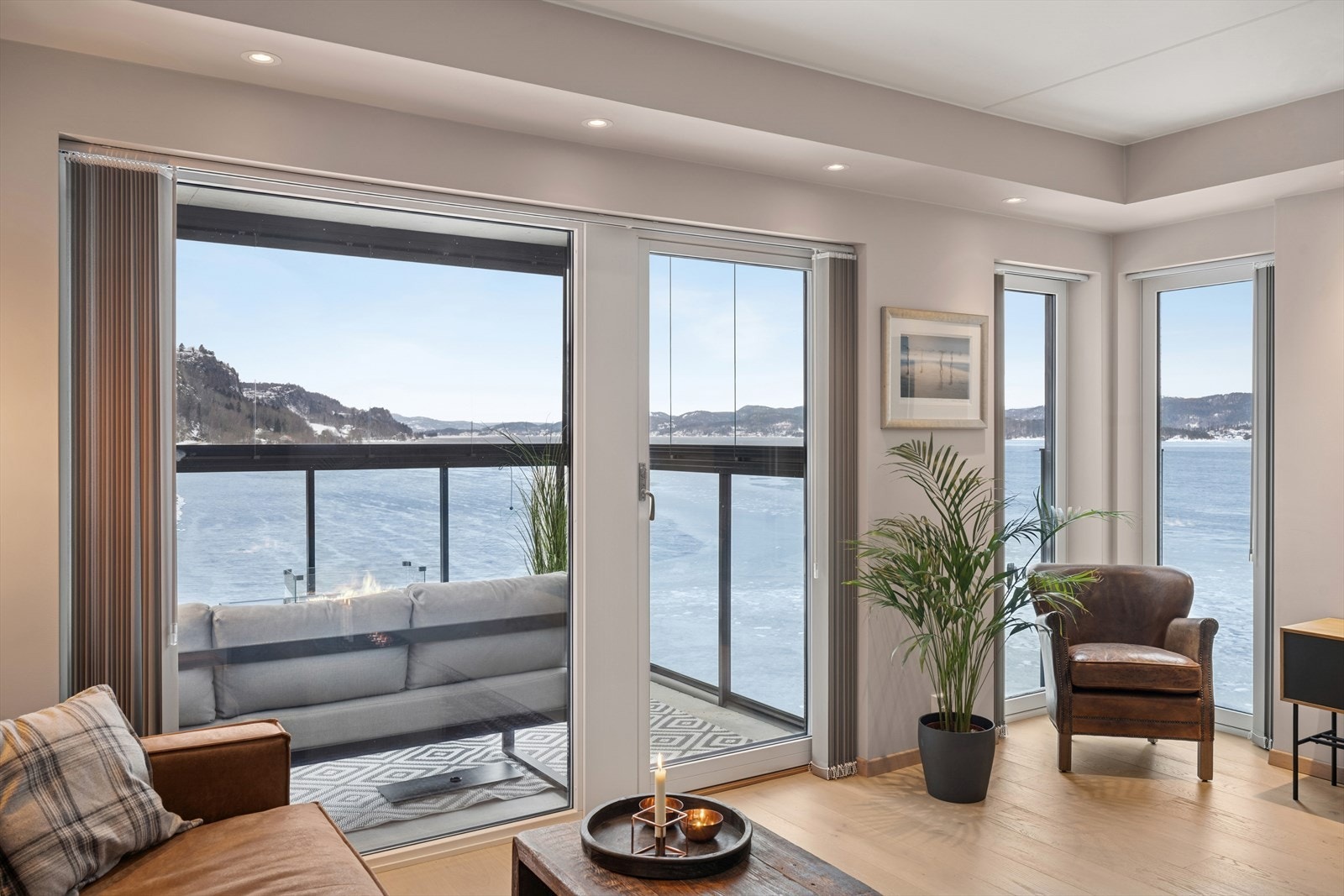 Når stuen føles som første rad til naturens eget postkort. Galleribilde