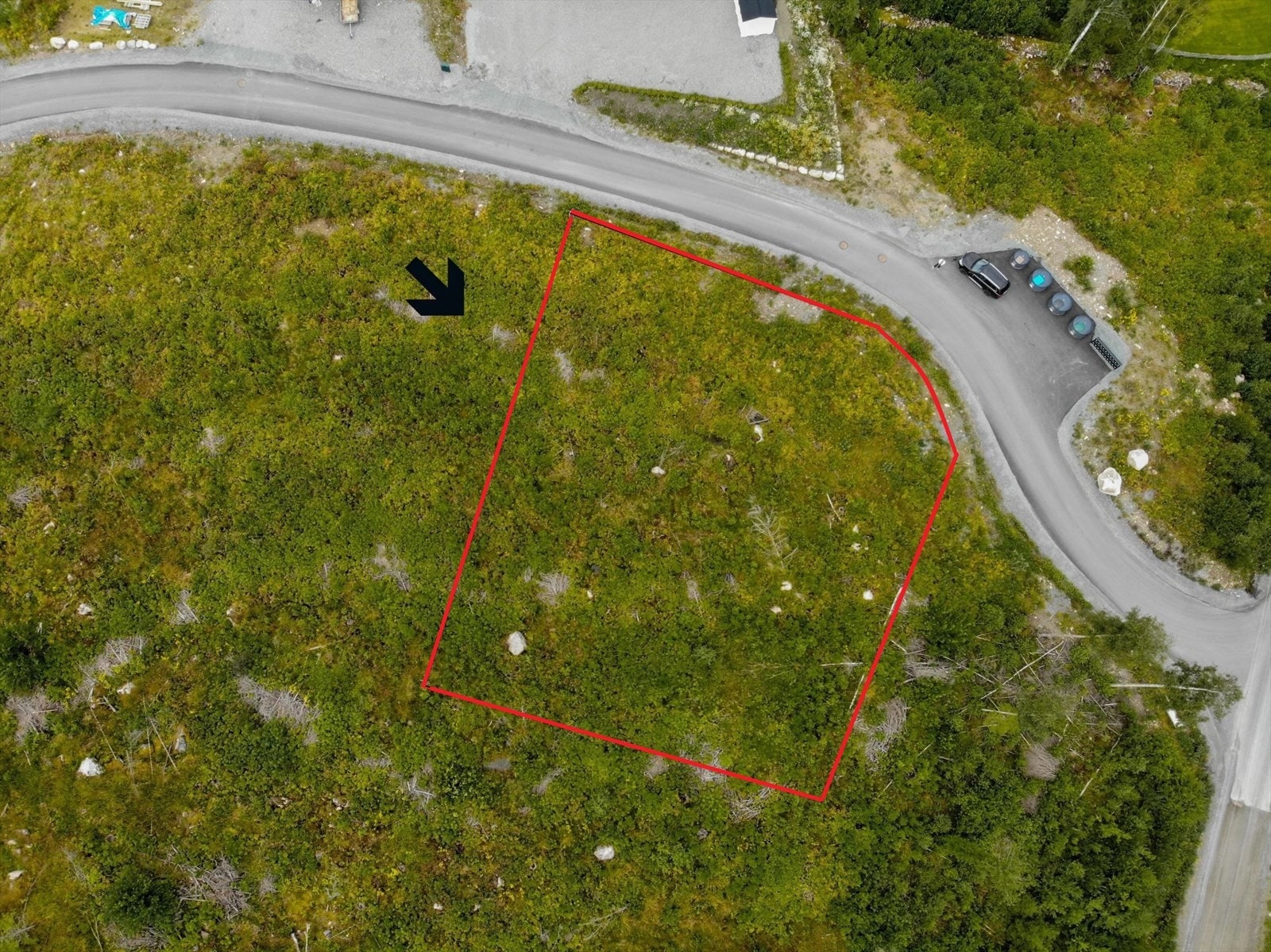 Tomten er på 1 450 m2 og klar for grunnarbeid/husbygging! Galleribilde