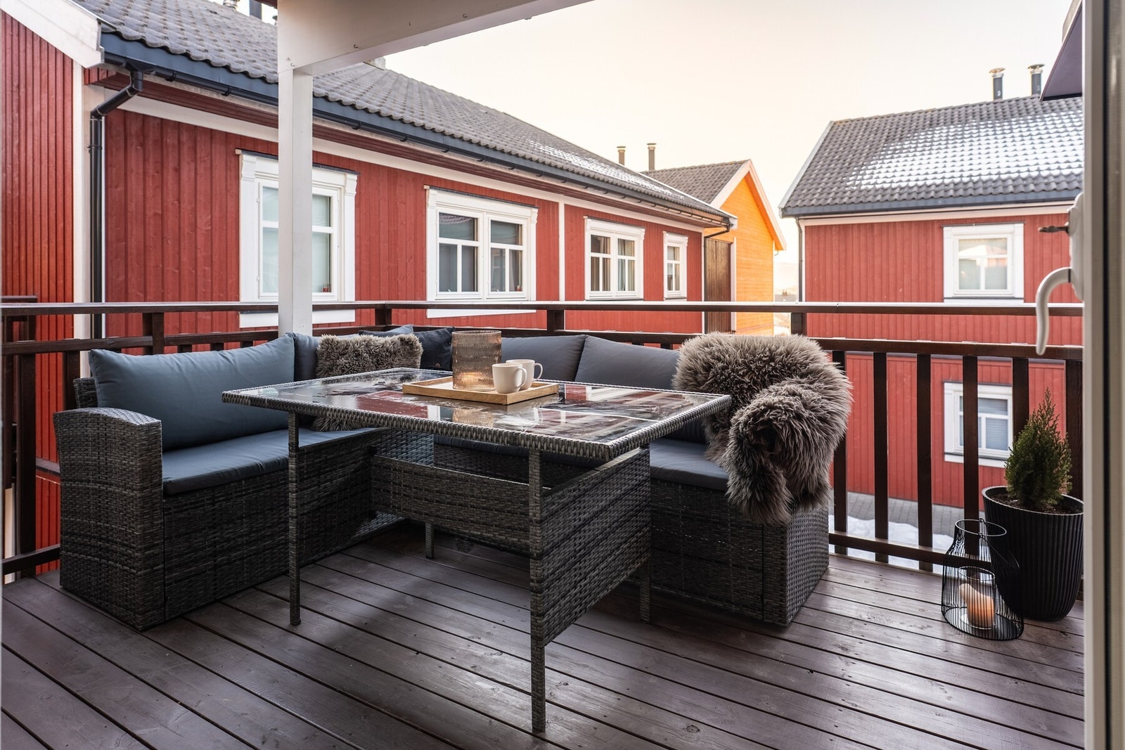 Verandaen er på 8,5m² og gir gode solforhold på ettermiddag og kveld Galleribilde