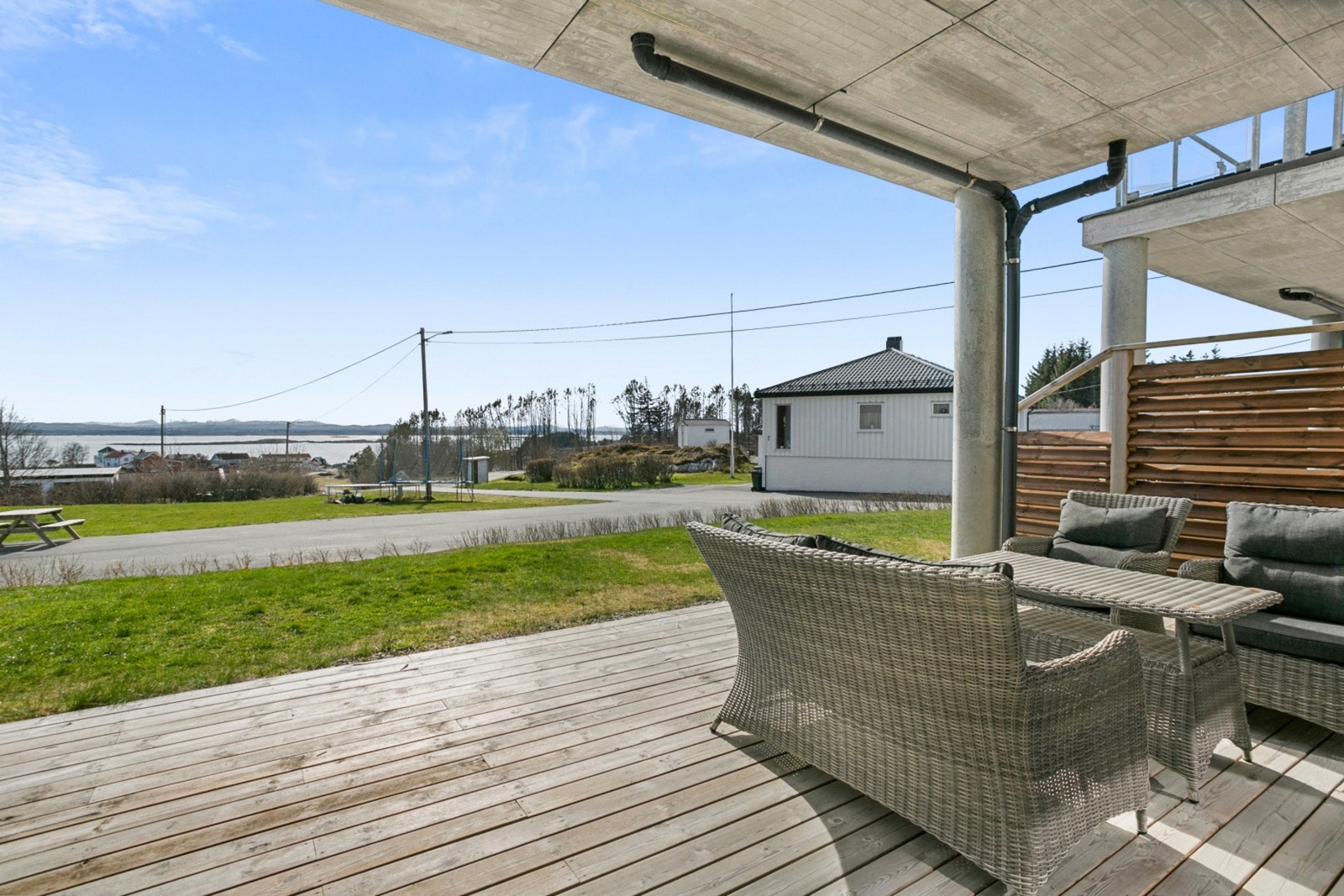 Her har man plass til diverse utemøblement, grill m.m. Galleribilde