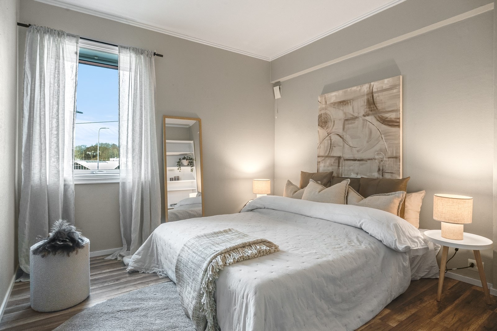 Leiligheten har fire soverom, hvorav tre er omsøkt og godkjent. Galleribilde