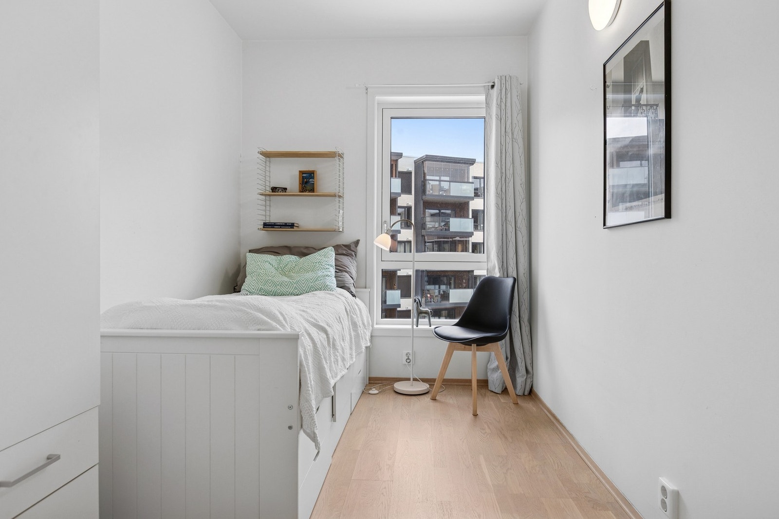 Soverom 2 egner seg godt som barnerom, gjesterom eller kontor. Galleribilde