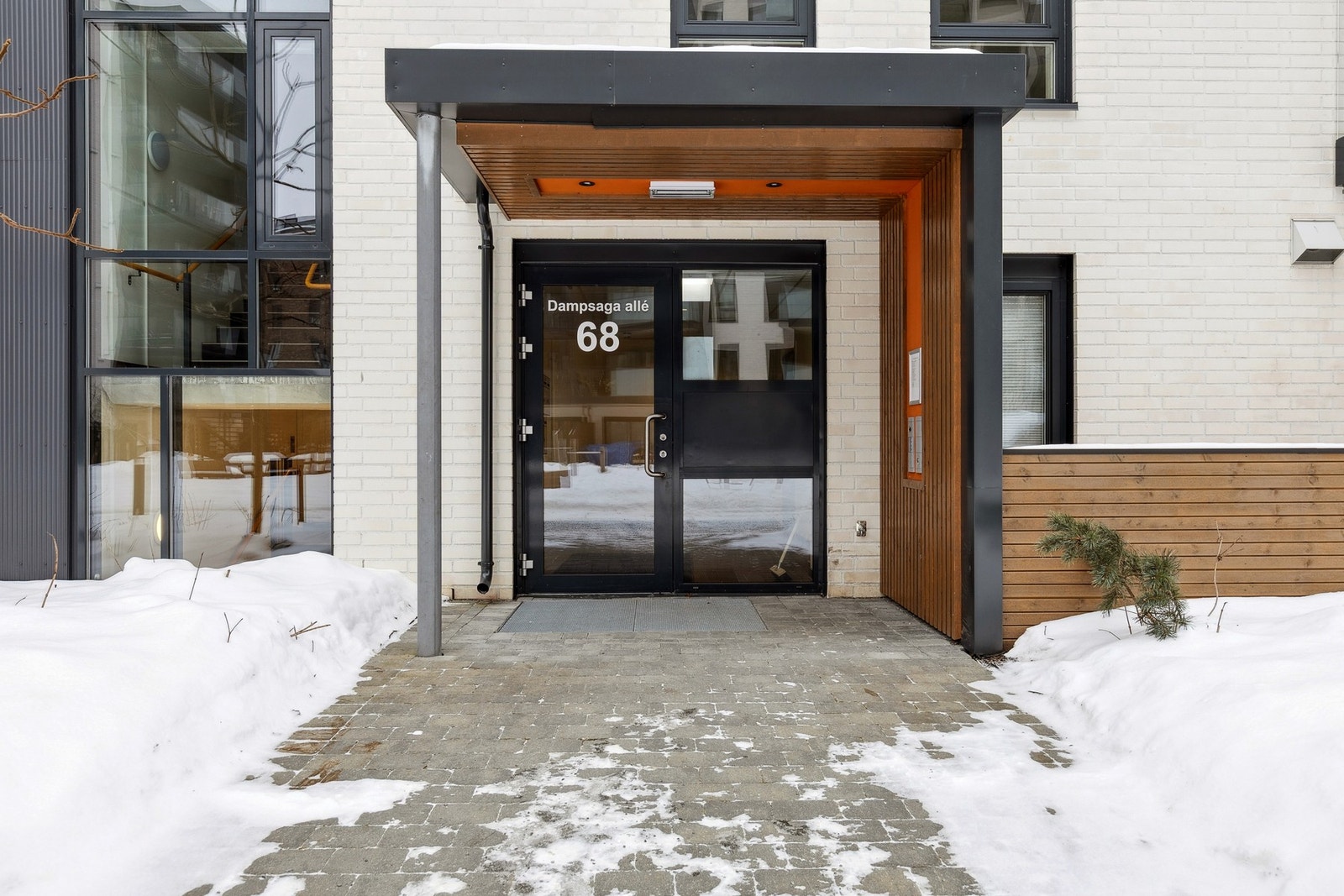 Leiligheten ligger i et trivelig og veldrevet sameie, og har en god intern plassering. Galleribilde