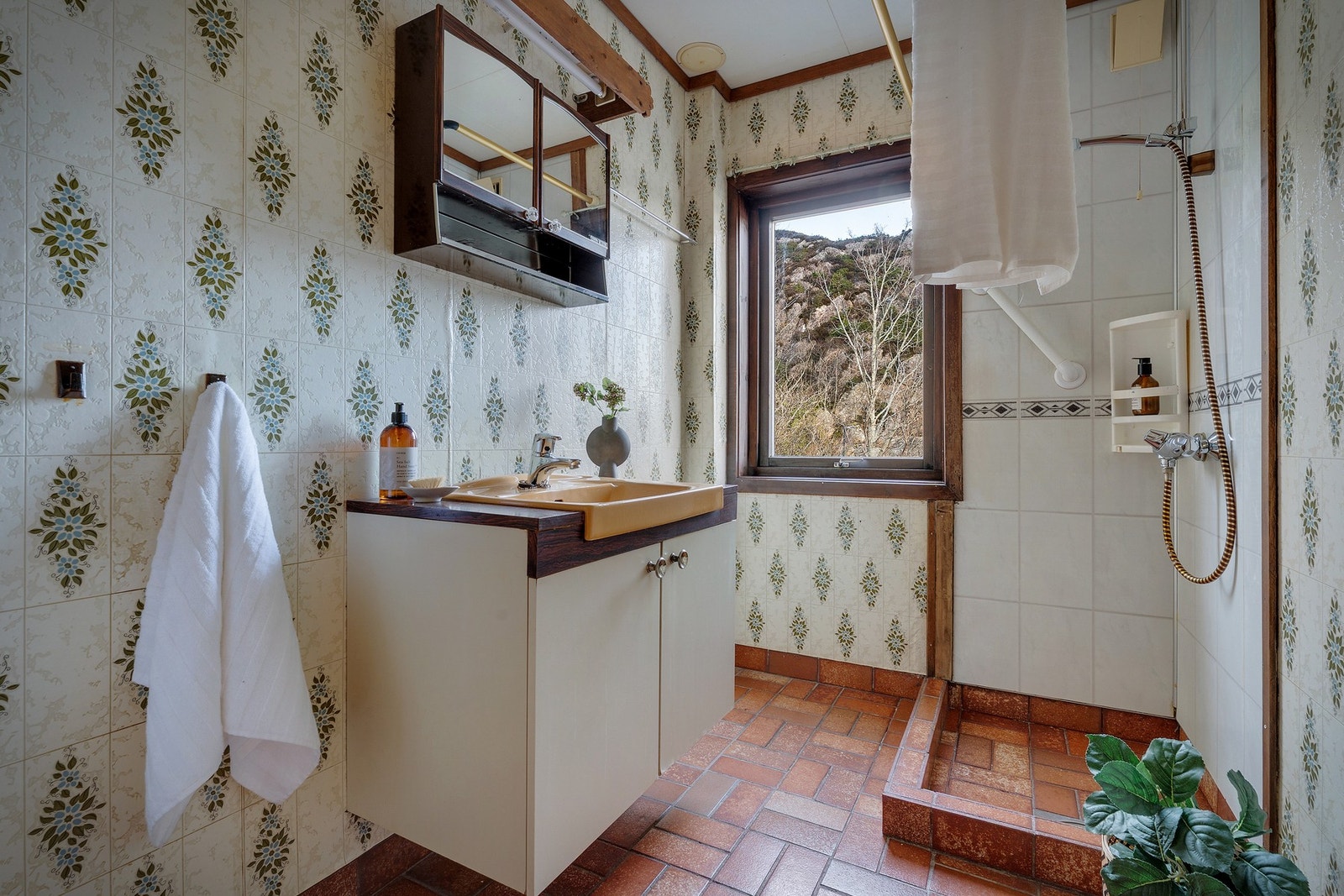 - To bad/wc i 2.etasje på henholdsvis 5,5 og 4,3 kvm - Galleribilde