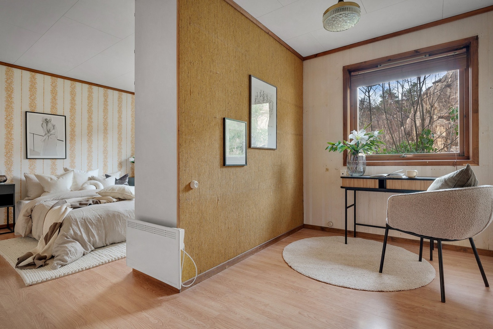 - Hoved soverom med plass til kontordel - Galleribilde