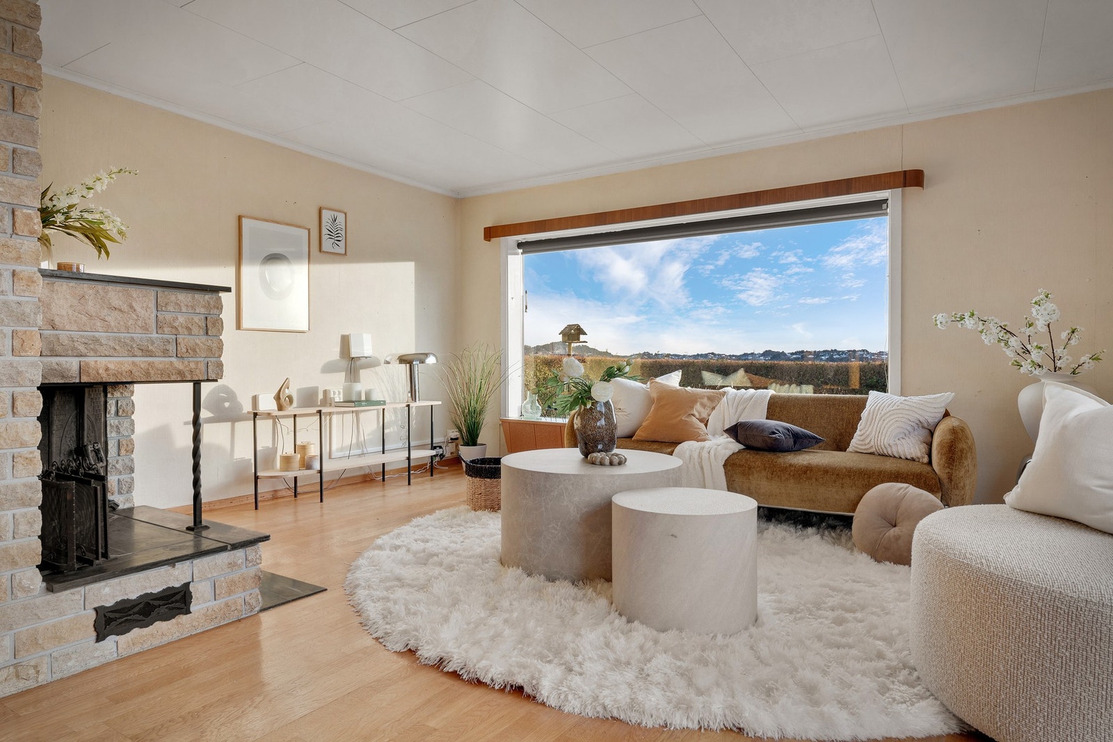 - Romslig stue/spisestue på ca. 39,4 kvm - Galleribilde