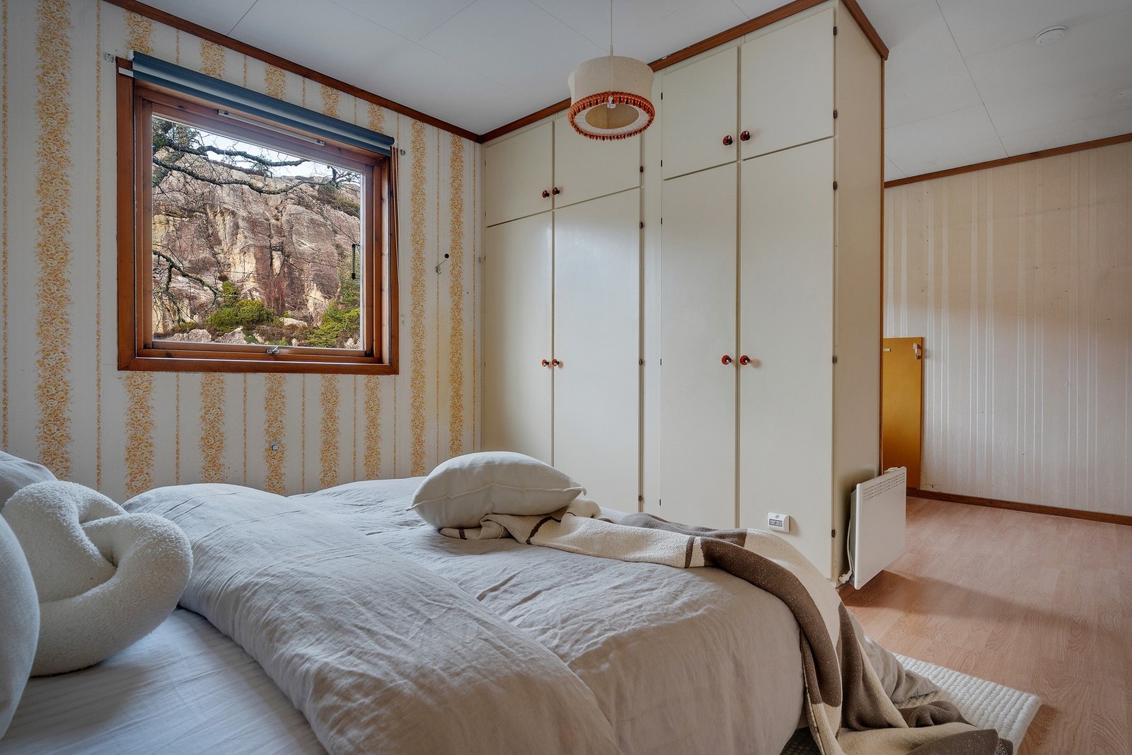 - Garderobe på hoved soverom - Galleribilde