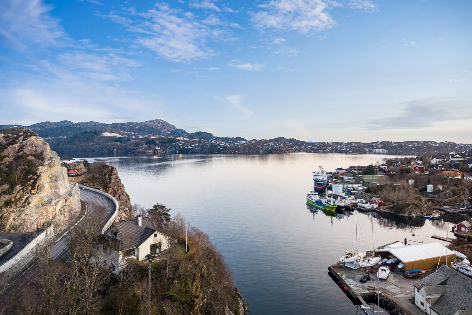 - Velkommen til Skiftesvikvegen 146, presentert v/Andreas Rasmussen Privatmegleren. Foto: Arvid Berg Galleribilde