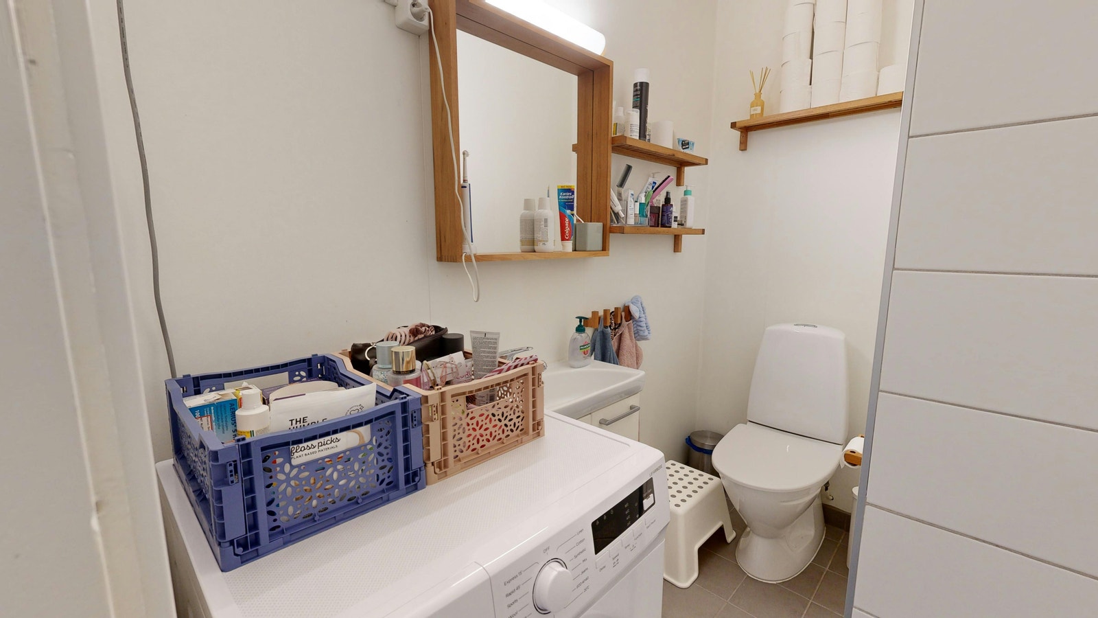 Bad. Flislagt med varme i gulvet Galleribilde