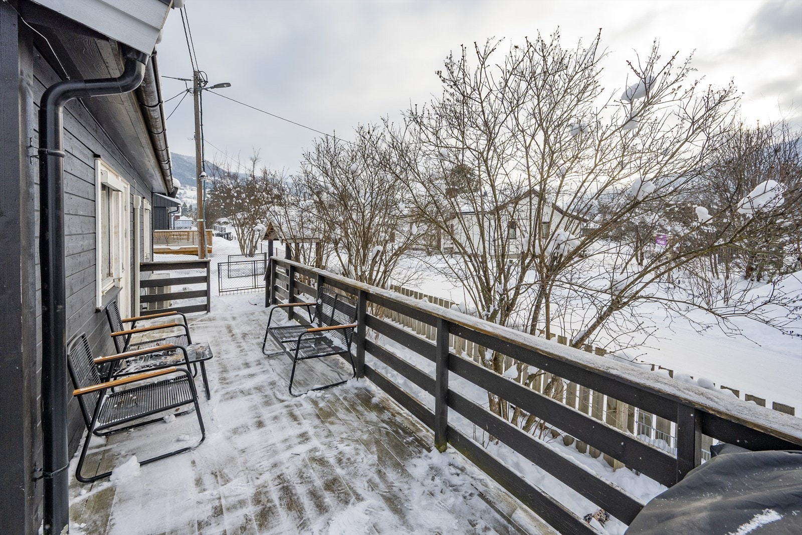 Praktisk med direkte adkomst til hageområdet. Galleribilde