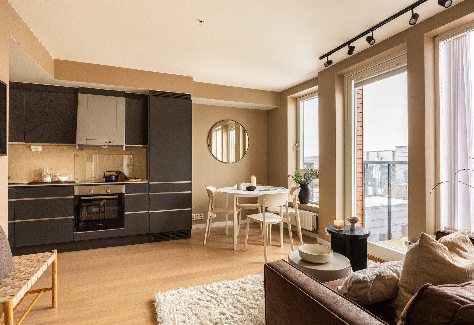 Moderne 2-roms fra 2016 med høy standard, flott balkong, utsikt og praktisk planløsning. Galleribilde