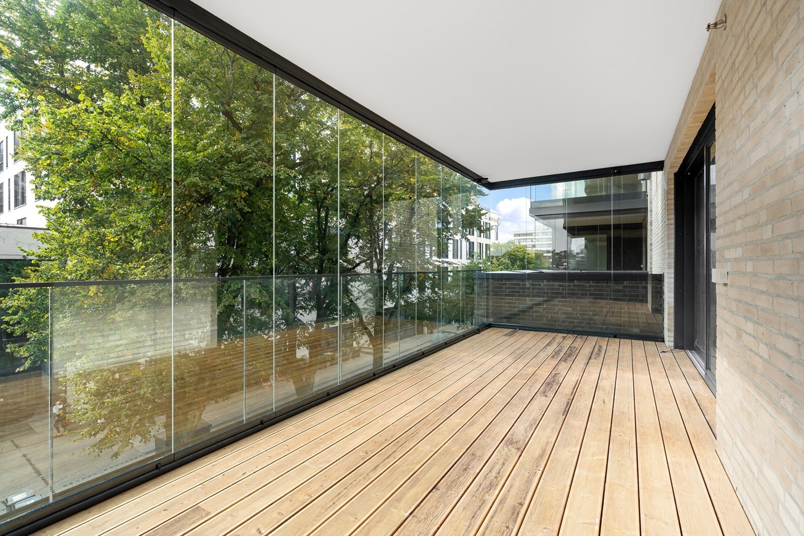 Balkongen fra stuen er innglasset Galleribilde