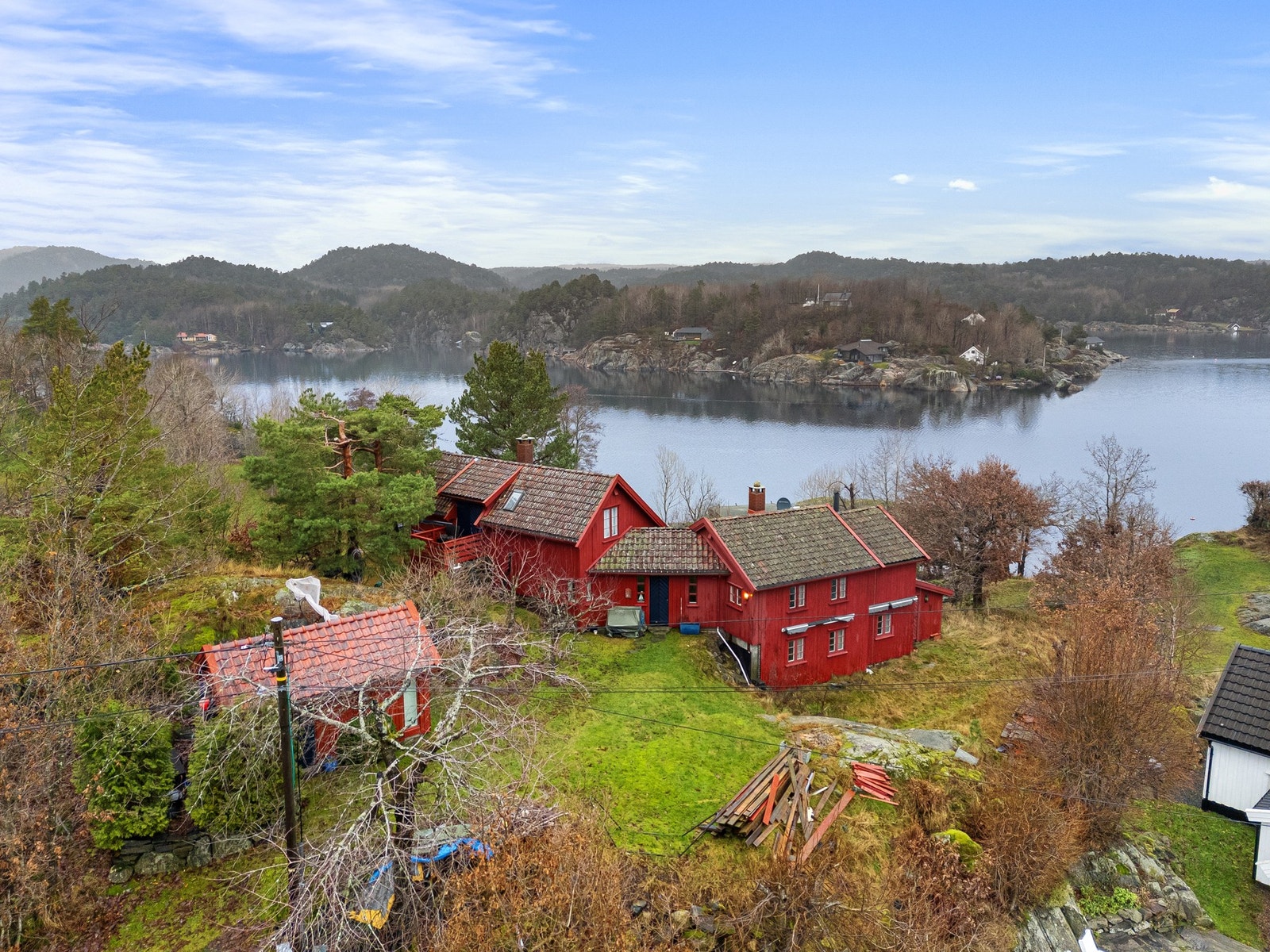 Hytteeiendom med flott utsikt over Vallesverdfjorden Galleribilde