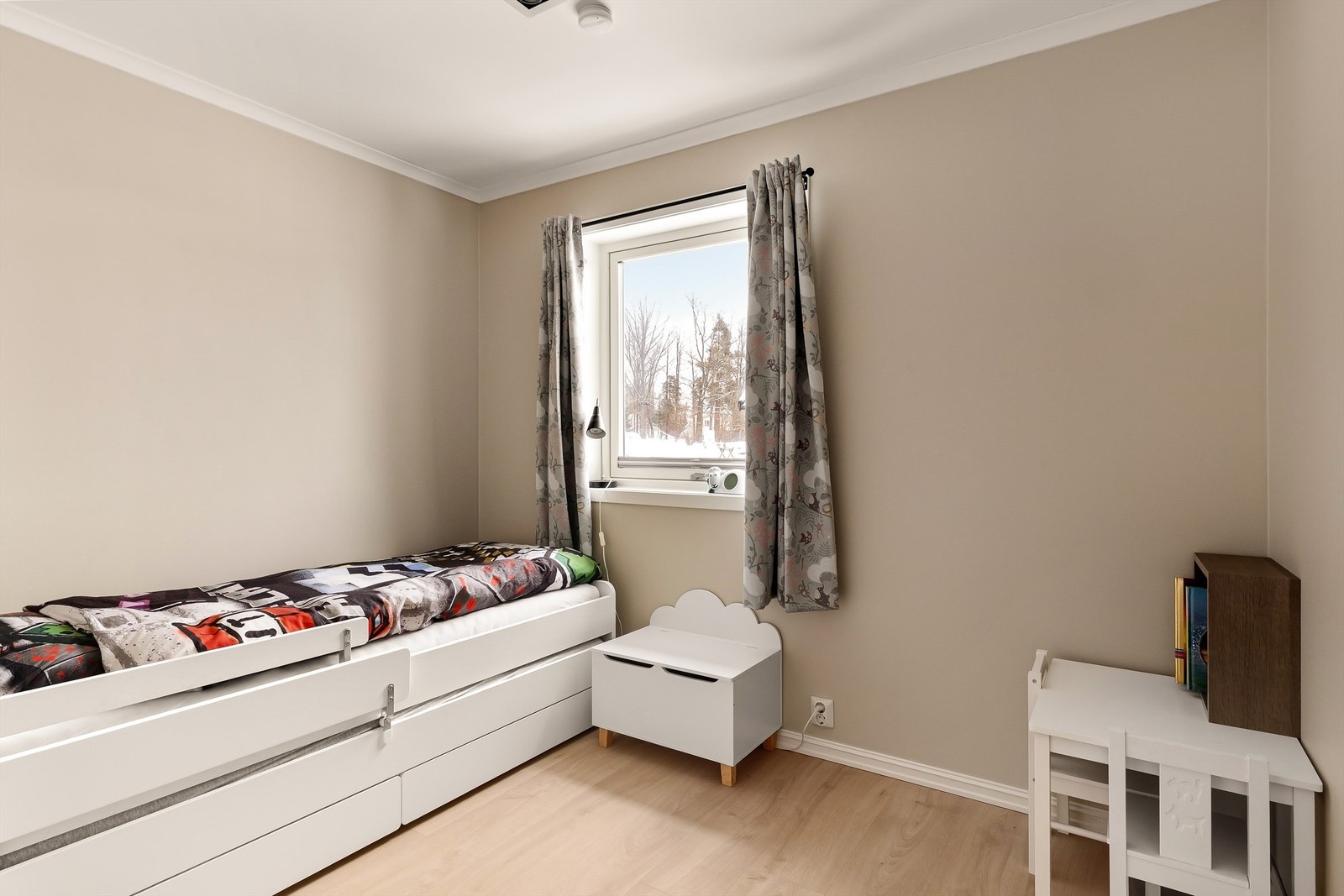 Her er det god plass og perfekt som barnerom, gjesterom eller kontor Galleribilde