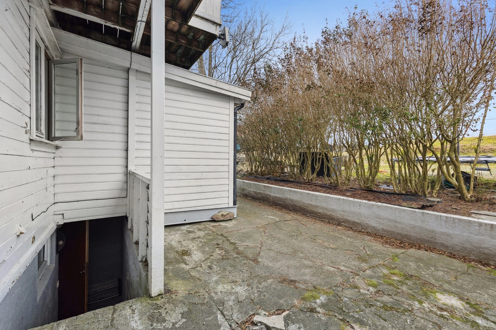 Her går man inn til leiligheten. Galleribilde