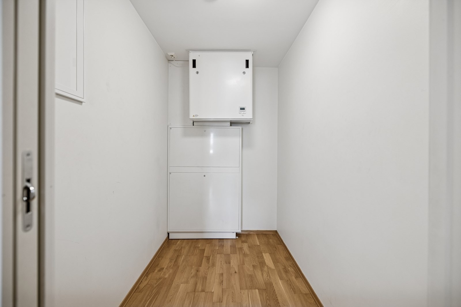 Innvendig bod gir praktisk lagringsplass. Leiligheten disponerer også en bod i kjeller. Galleribilde