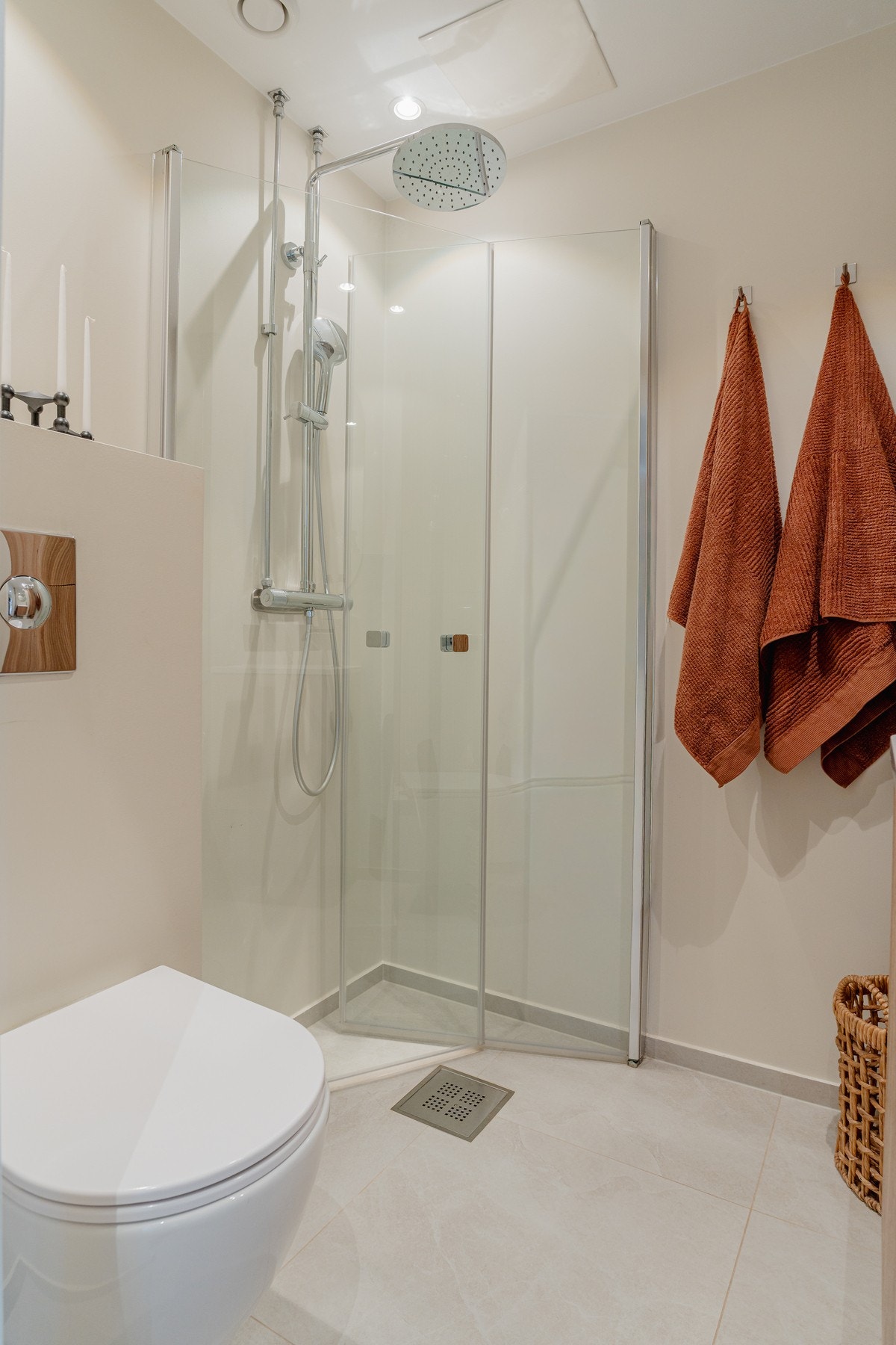 Behagelige varmekabler i gulv. Galleribilde