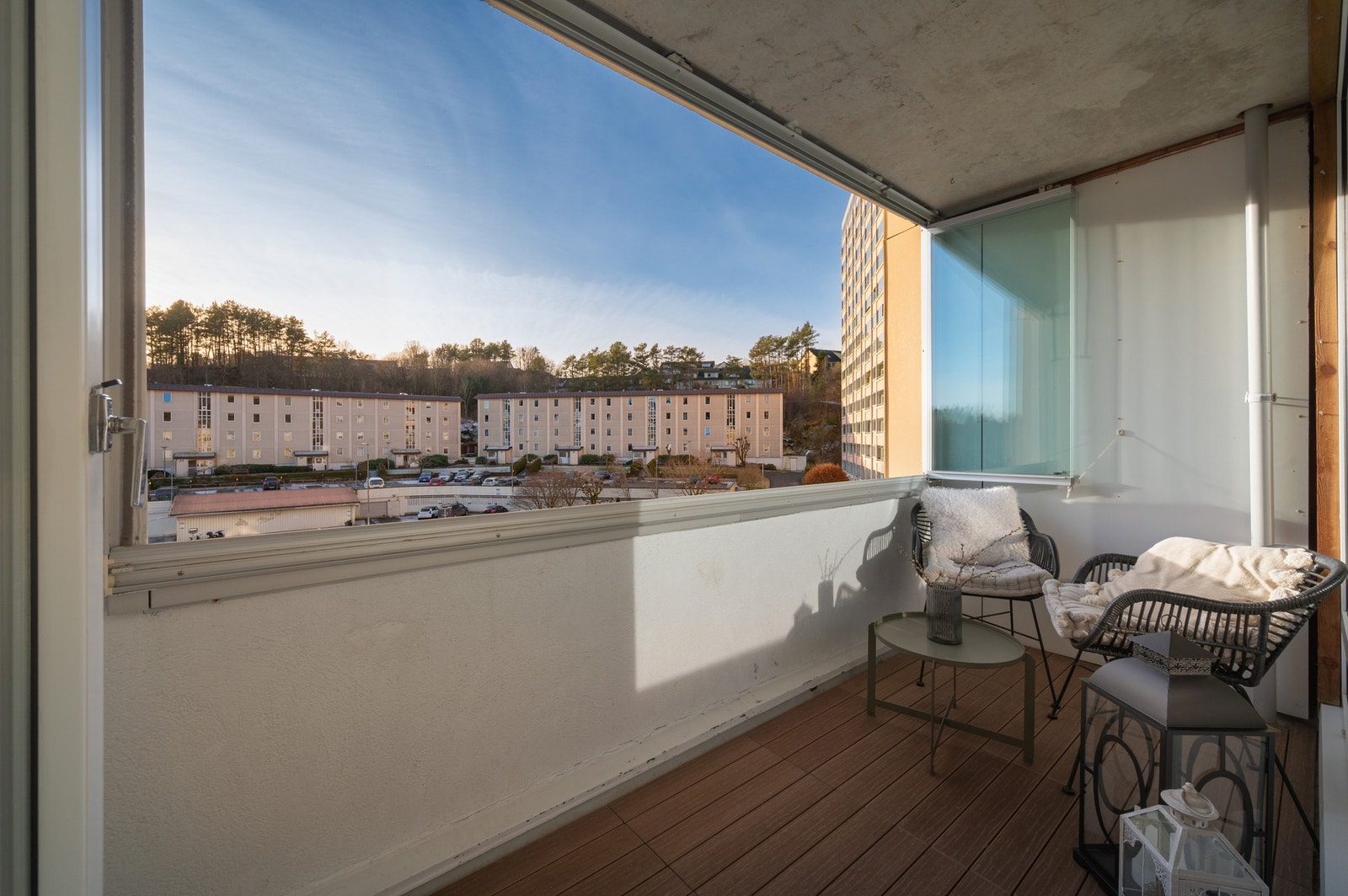 Fra stuen har du tilgang til en koselig innglasset balkong. Galleribilde