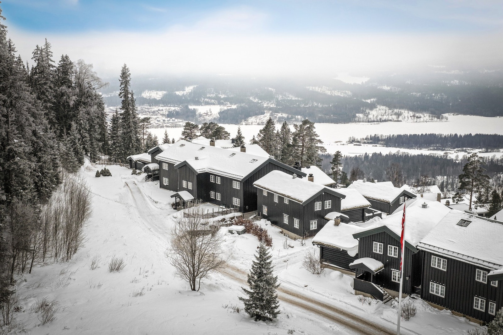 Nydelig utsikt mot Bærumsmarka og Bogstadvannet. Galleribilde