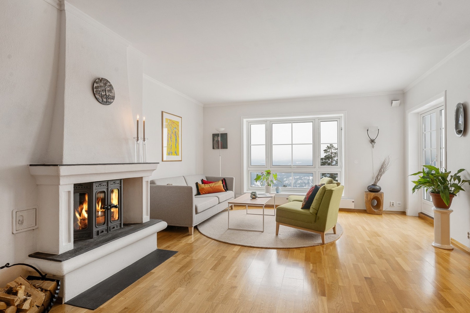 Lys leilighet med en gjennomtenkt planløsning og god flyt mellom rommene. Galleribilde